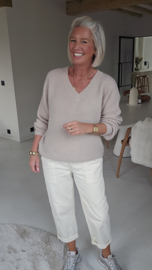 SOFT EMBRACE v-neck knit beige