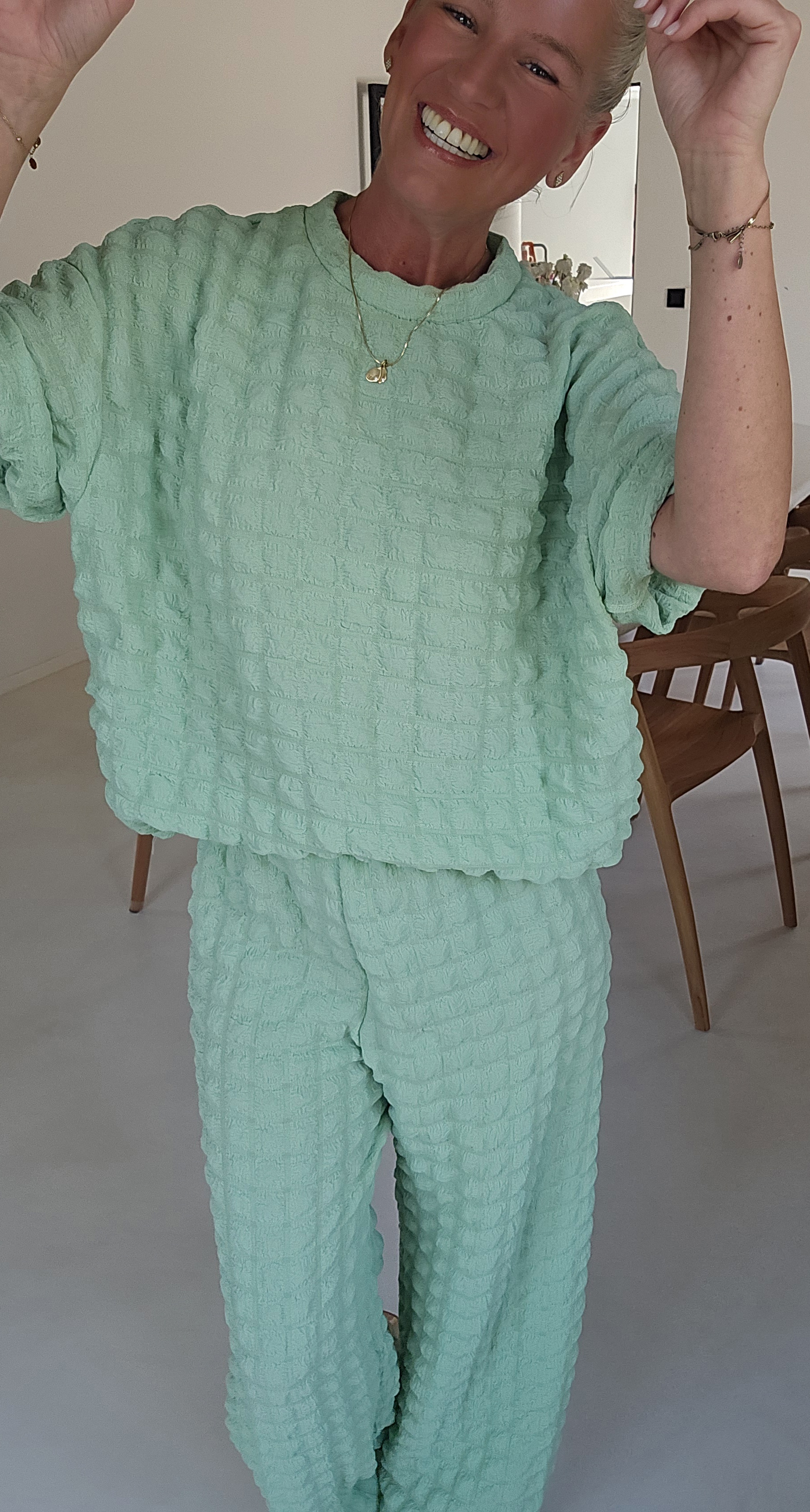 BUYorCRY bubble set fresh mint