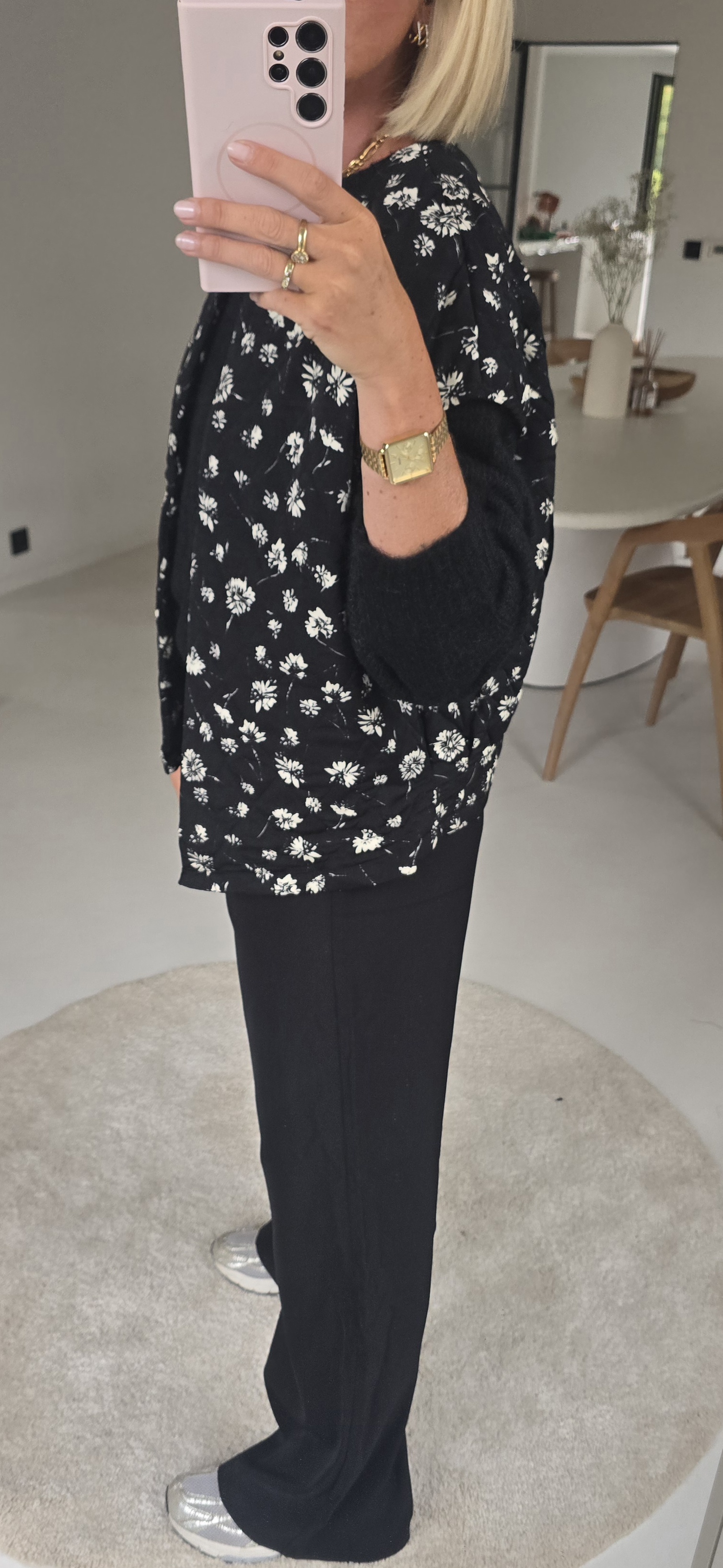 IZZIE sleeveless jacket black