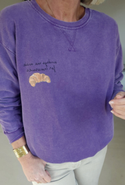 SUNDAYS ARE FOR CROISSANTS cotton sweatshirt purple