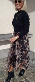 LEO tule skirt