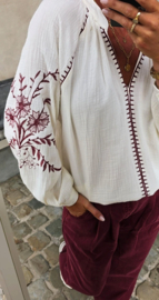 BIRTHE tetra blouse off-white / burgundy