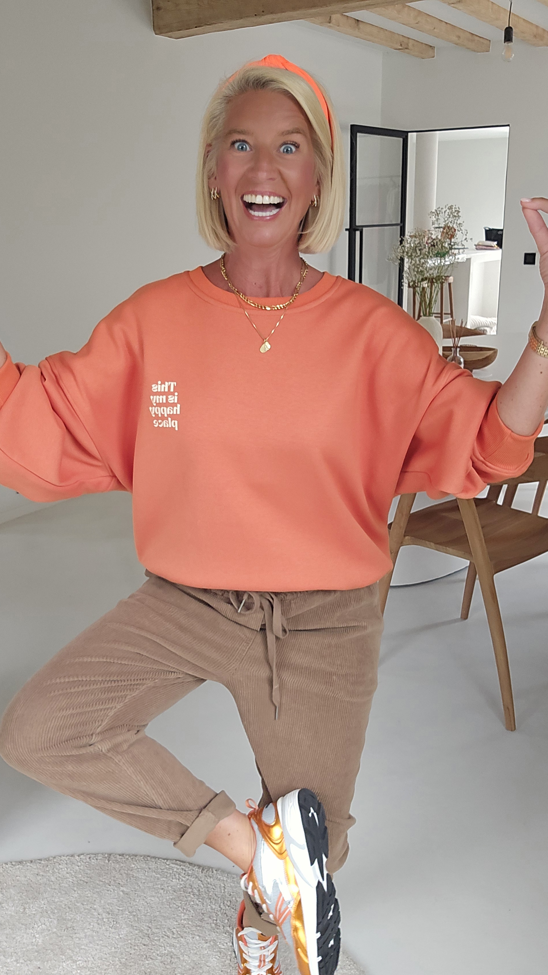 THIS IS MY HAPPY PLACE sweatshirt orange