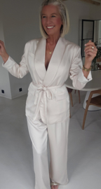ROSIE satin suit silky cream