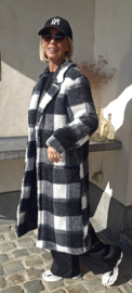 TINIE maxi coat black white