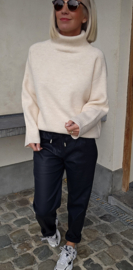 SNUGGLE loose turtleneck knit beige