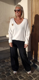LEO HEART knit off-white
