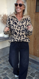 LEO zip knit