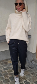 SNUGGLE loose turtleneck knit beige