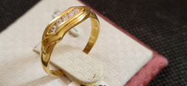 Geel  gouden14 kr  dames ring met zirkonia 3.3 gram maat 18,5 nieuwstaat .