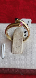 Geel gouden ring met diamant saffier en robijn maat 16 .