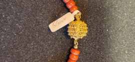Mooie antiek hals collier van mooie bloedkoraal 1e kleur 7 mm kraal 42 cm.