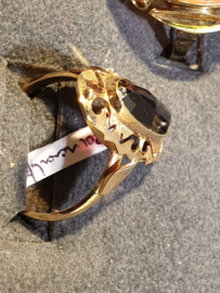 Gouden damesring met Granaat 14 Kr.