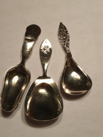 2x suiker schepjes zilver  J Schijfsma, J Driesen en K vd Meulen