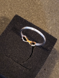 Twee kleuren ring oneindig simbool 14 kr maat 20 1.8 gram .