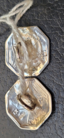 Knopen van Hendrik Adama 1850 zilver  weinig knopen gemaakt  galgknoopjes.