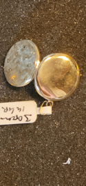 Gouden antieke ronde medaillion 3 gram 2 cm nette staat 14 kr.
