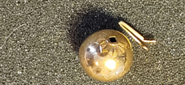 Gouden bal sluitng 15 mm voor klederdracht.