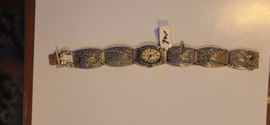 Zilver klederdracht armband met horloge (niet werkend) 18 cm perstuk 70,-