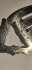 Grote Vis vork handvat is zilver  mooi bewerkt 28 cm  6 cm breed.