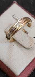 Goud 14 kr bicoller ring met zirkonia 3 gram maat 18  5 mm breed.