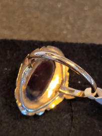 Antieke gouden ring met granaat (licht beschadigd) maat 18  4 gram 14kr.