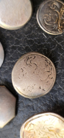 6x antieke klederdracht knopen 18/19e eeuw 14 mm.