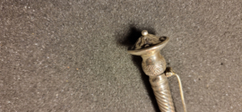Antiek rokhaak broche zilver Reitsma  Sneek 10 cm.