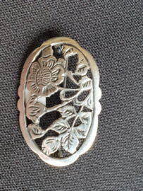 Klein zilver broche open gezaagd model bloemen. 5 cm