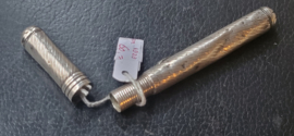 Naalde koker antiek 19e eeuw 1828 zilver 10,5 cm 15 gram.