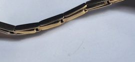 Antiek gouden dameshorloge met verende rekband en kast diameter 2 cm