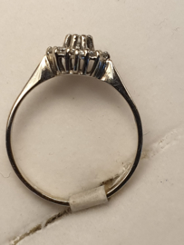 Witgouden rozetring bezet met 7 briljantjes, 0.40crt., vvsi, kop maat 8mm, maat 16.5mm