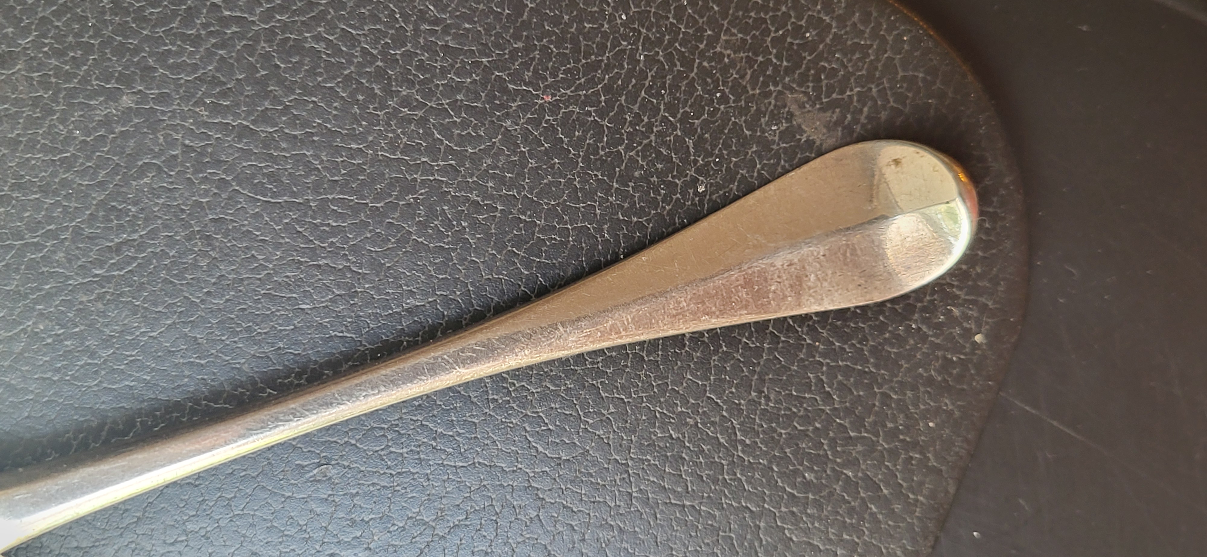 Zilver lepel van Dirk Egeling 1765 Utrecht  21 cm 62 gram. schaars.