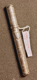 1818 nette staat zilver naalde koker 11cm bij 11 mm.