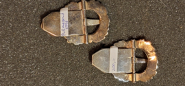 Antiek broeks-gespen gemaakt door S Riens 1890 zilver 4,5 bij 3 cm.