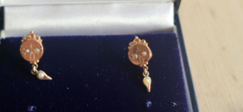 Antiek kleine oobellen met voorsluiting goud stofparel 7 mm.