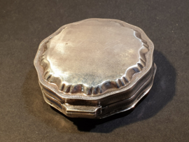 Antiek zilver Pillendoosje  1925 rest niet leesbaar 5/5 cm
