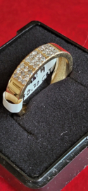 Mooie brede 5 mm ring met 27 briljanten totaal 0,20 crt maat 19.