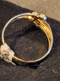 Goud band ring met robijn briljant en saffier maat 19 1.9 gram 14 kr