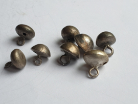 Westbraband zilver 17e eeuw  kleding knopen nette staat echt verzamelwerk.