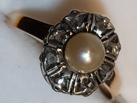 Antiek klassieke ring  met natuur parel en diamant maat 17 1.5 gram 14 kr.