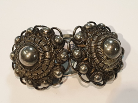 Zeer grote zilver keelknopen voor klederdracht 3,5 cm  1890 10 gram