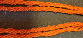 Lang 5 strengs bloedkoraal chanel collier 1 meter in elkaar gedraaid topkleur.