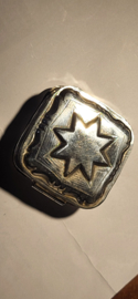 Zilver Pepermunt doosje  1900  meester JD Wendels  Schoonhoven. 5 cm