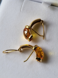 Gouden Citrien oorbellen met pen en klip bruto 8,5 gram.