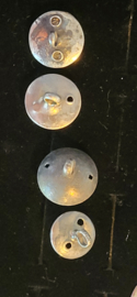 Zilveren knopen meerdere maten uit drente 18e eeuw.17 tot12 mm. set