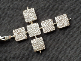 Groot zilver kruis jaren 60  6 buj 4 cm 3mm dik 10 gram.