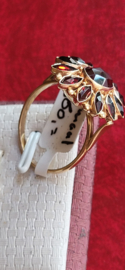 Nieuwstaat granaat ring  14 kr gouden  kop van de ring bijna 2 cm .