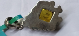 Zilver hanger met Barnsteen 4cm  9 gram. 2e gehalte.