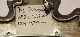 Papagaaien beugel met ketting zilver1832  F.J. Zwolle 128 gram.
